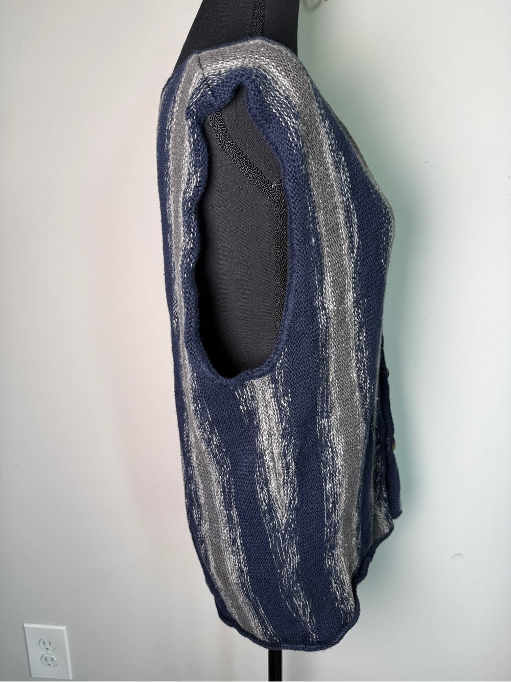 Vintage Ramie Cotton Sweater Vest Gray Navy Striped Sz L 90s - Picture 3 of 7